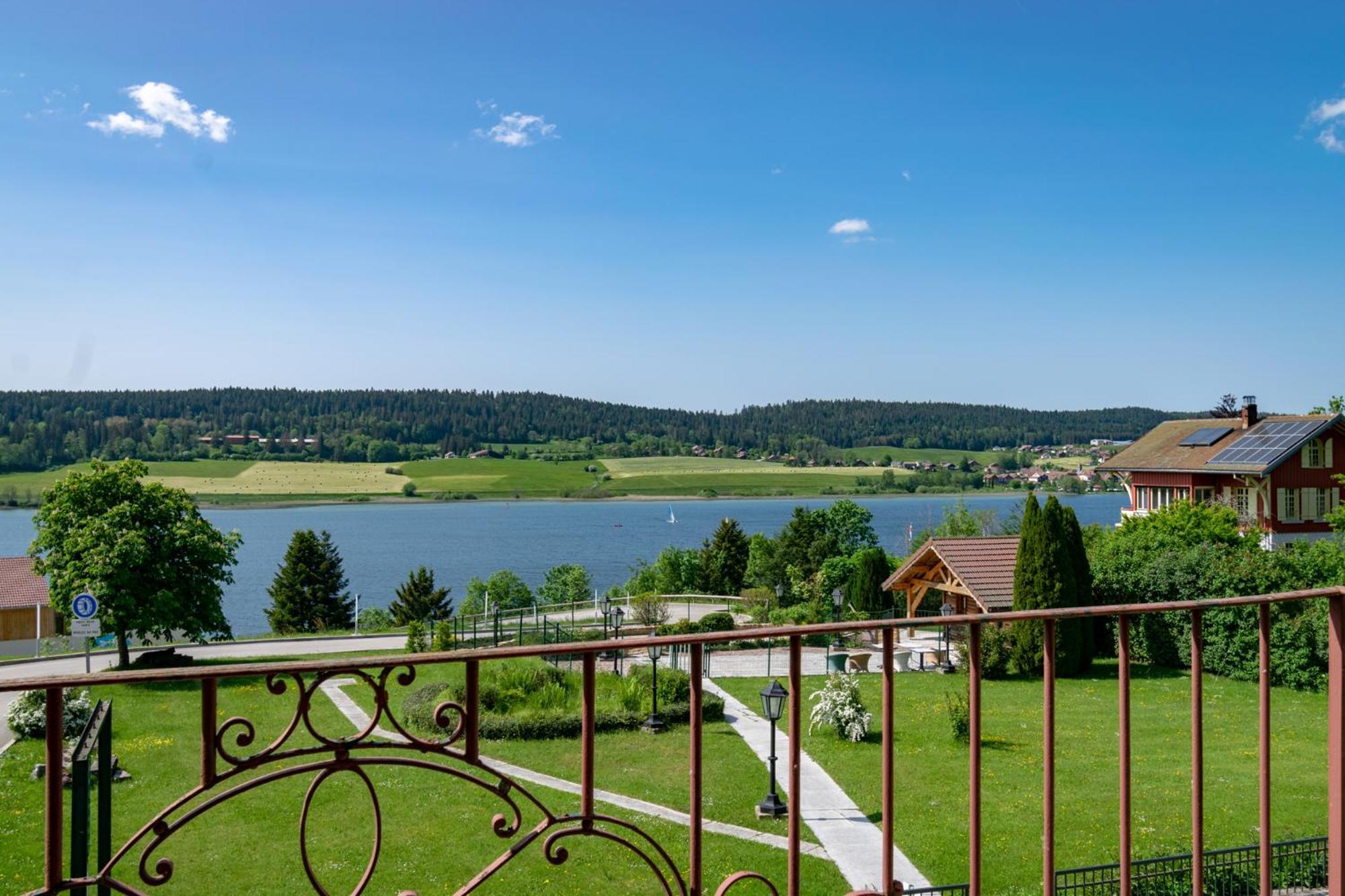 Hotel-Restaurant Le Lac Malbuisson Exteriör bild